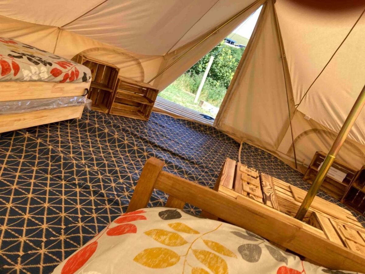 Roaches Retreat Family Glampsite, Rocky Reach Bell Tent With Outdoor Adventures And Campfire Nights Upper Hulme Kültér fotó