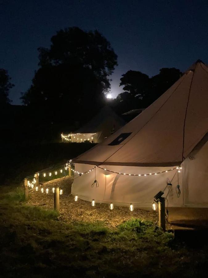Roaches Retreat Family Glampsite, Rocky Reach Bell Tent With Outdoor Adventures And Campfire Nights Upper Hulme Kültér fotó